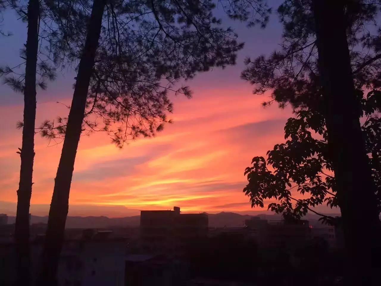 翁源的夕阳,不同于清晨的太阳,它拥有独特的光芒;翁源的夕阳,不同于