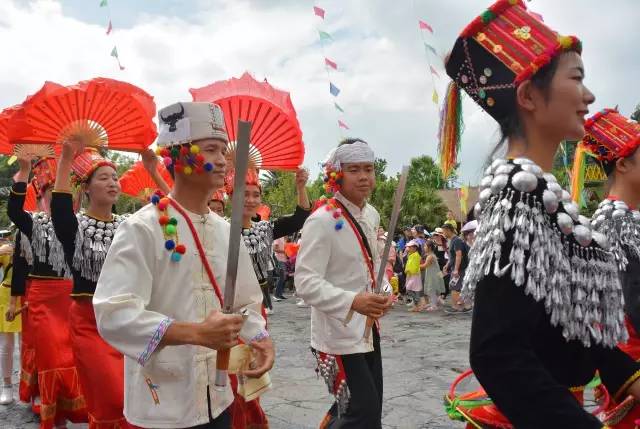 云南民族村景颇族最盛大传统节日目瑙纵歌节本周五激情来袭