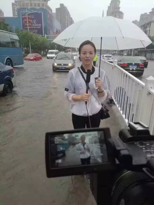 多路出发, 直击暴雨积水报道 ,详情请关注今晚《直播芜湖-生活传真》