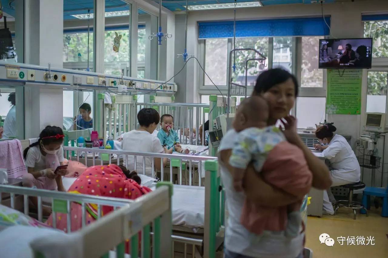 据介绍,北京儿童医院集团于2014年建设远程会诊中心,让"医生移动,病人