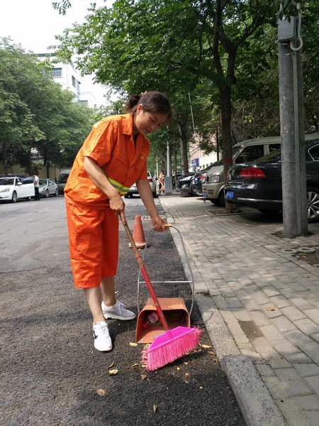 郑州金水区环卫工人邱超英