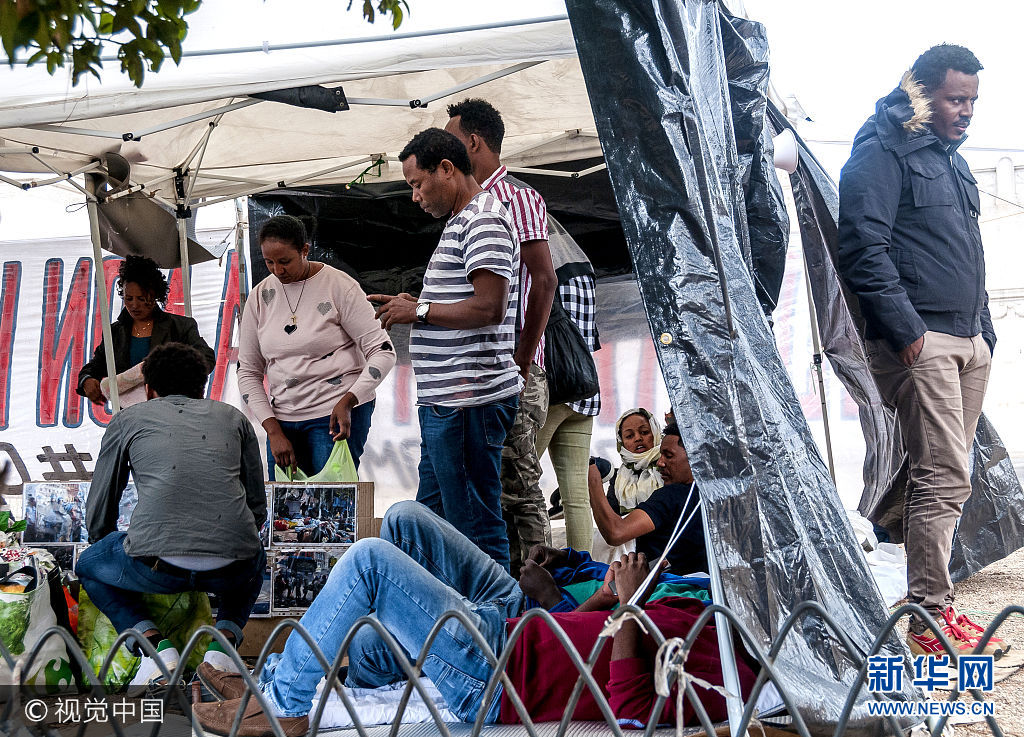 意大利难民露宿市中心近半月 罗马当局表示暂
