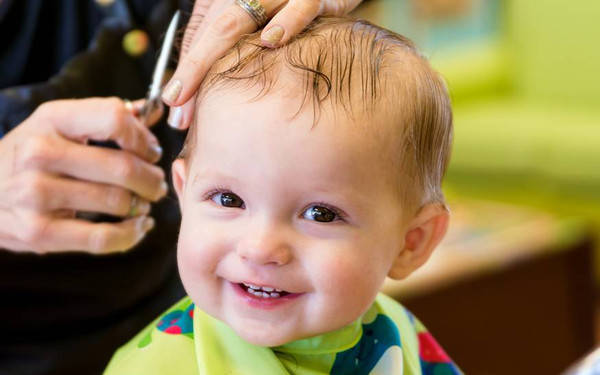 barbergives others haircuts, but himself never got a  haircut