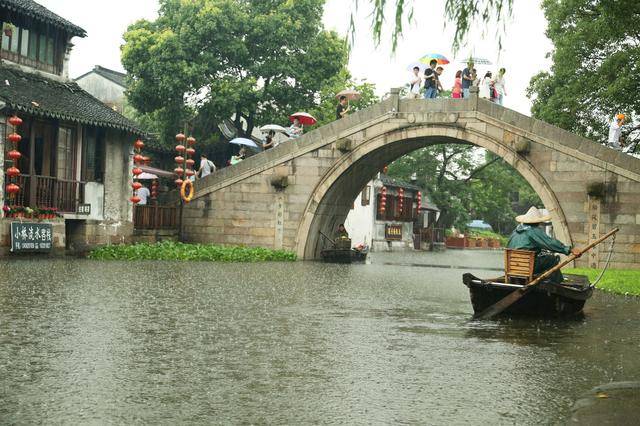 西塘,江南水鄉,遇見一場詩意的雨.春江欲入戶,雨勢來不已.