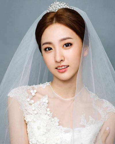 结婚当天新娘韩式发型 打造唯美甜蜜纪念