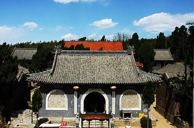 唐县庆都山寺庙图片