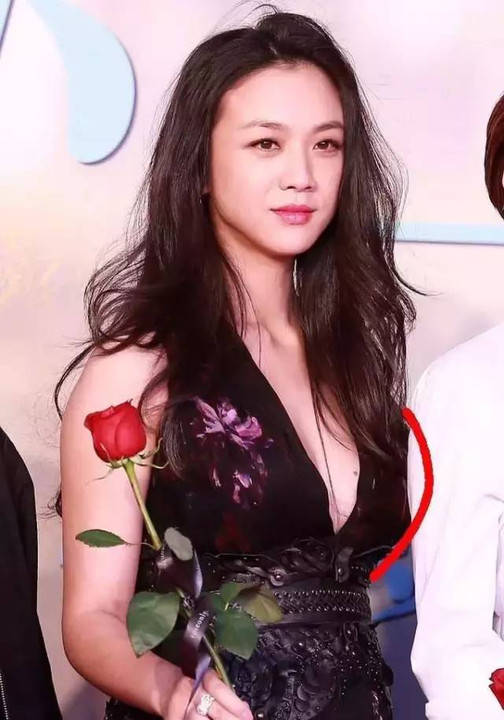 女明星中国胸前图片