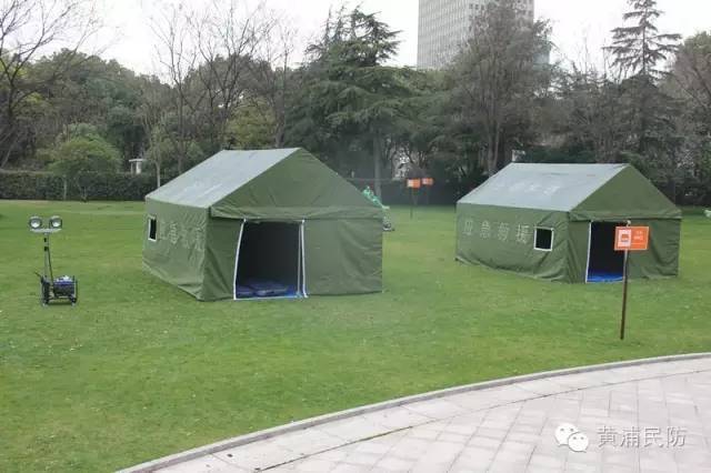 避难场所应设置满足应急状况下生活所需帐篷,活动简易房等临时用房