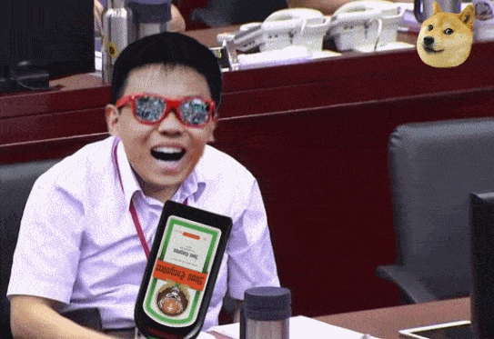 台北市长拍桌子表情包图片