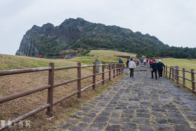 城山日出峰，不为日出，只为遇见传说中的海女_手机搜狐网