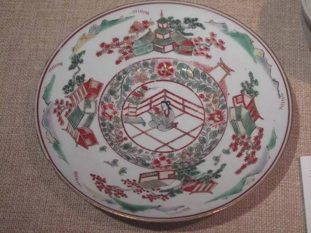 日本江户时代仿景德镇克拉克瓷盘