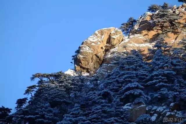 长白山池西卧虎峰图片