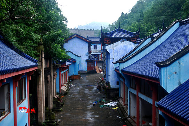 鬼城內有哼哈祠,天子殿,奈河橋,黃泉路,望鄉臺,藥王殿等多座表現陰間