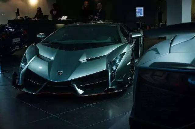 這才是真正致命毒藥 蘭博基尼veneno roadster