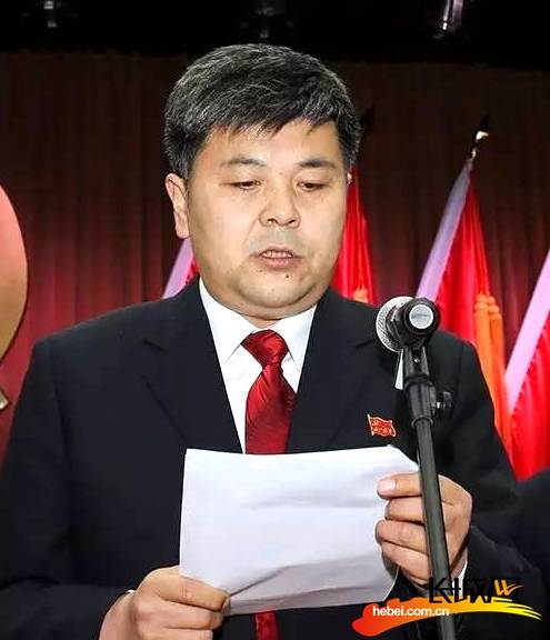 尚义县第一任县委书记图片