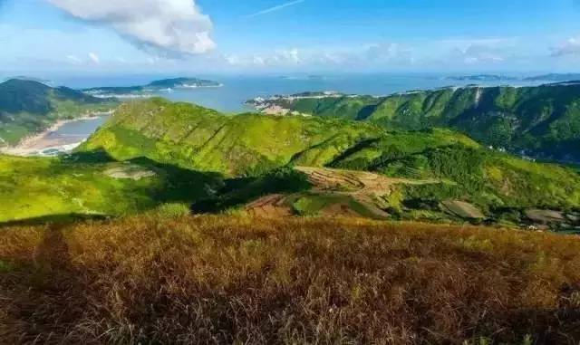 作为华东地区至今保存完好的火山遗址,石峰山绝对是踏青出游的好去处.