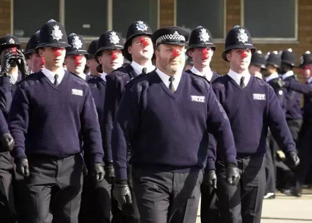 英国警察外套图片
