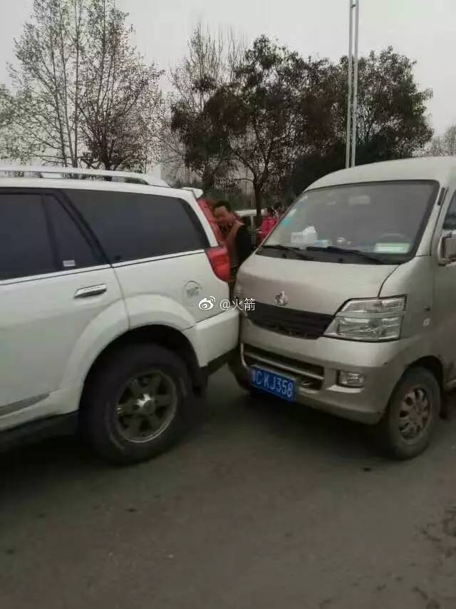 洛阳车祸图片