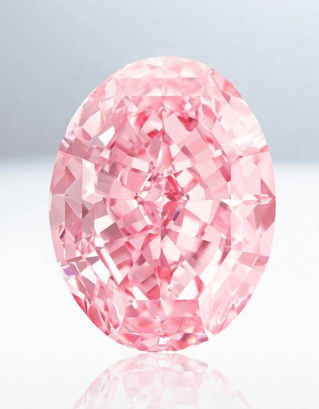 苏富比春拍,5亿粉钻诞生,刷新钻石珠宝拍卖纪录