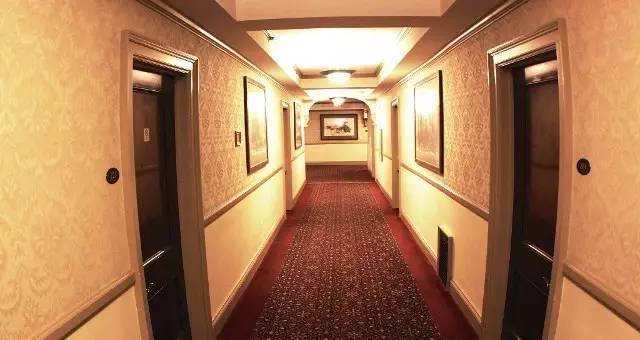 塞西尔酒店恐怖房间图片