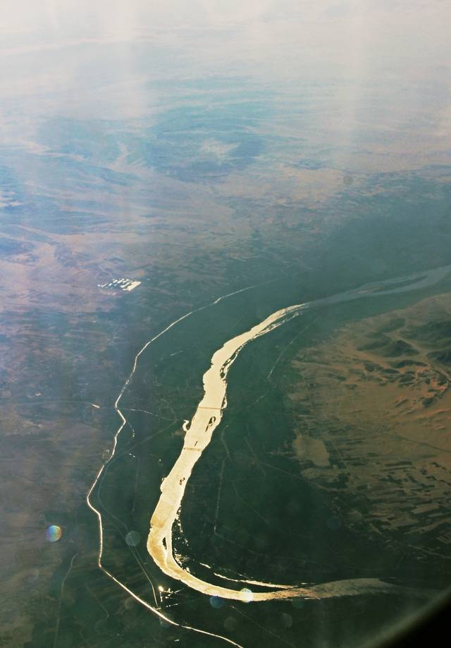 航拍埃及尼罗河,震撼的大地艺术 