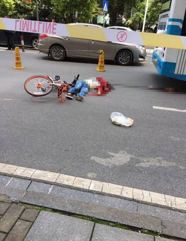 女子被碾爆头当场身亡图片