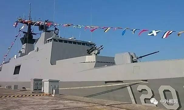 换装新型隐身炮塔的康定级武昌号( ffg1207 )导弹护卫舰
