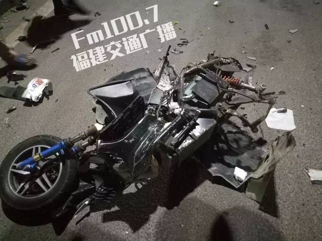 福建師大門口慘烈車禍,兩女生騎電動車被撞飛!一死一重傷