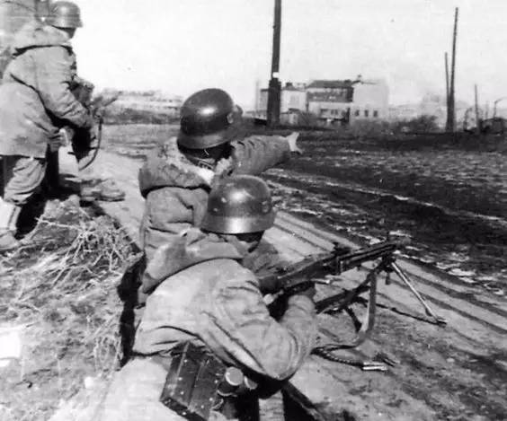 10万德军击溃50万苏军哈尔科夫战役德国怎样绝地反击