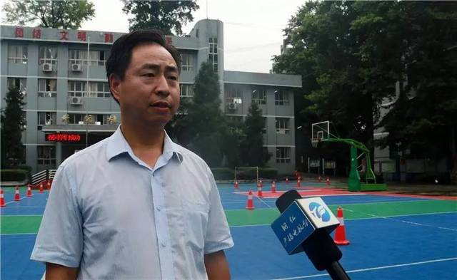 玉屏民族中学校长图片