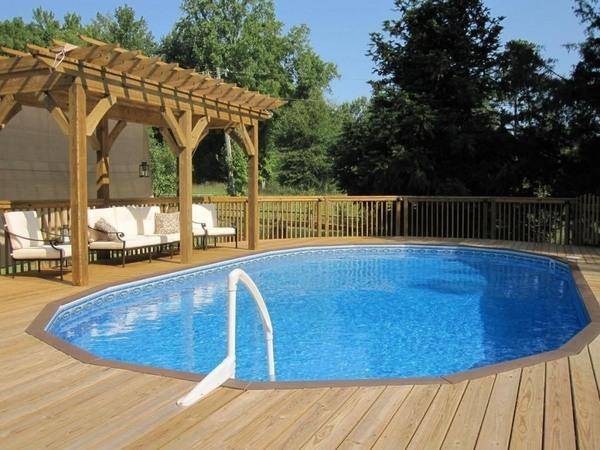 别墅后院游泳池图片
