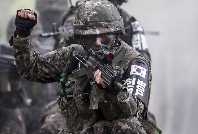韩国特种部队步枪图片