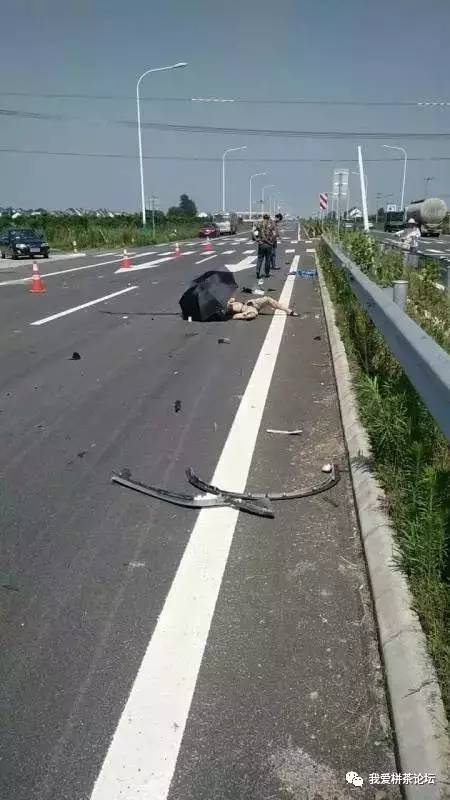 【悲剧】今天下午袁庄境内发生一起重大车祸,两名准大学生当场身亡!