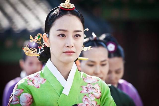 赏色美人:金泰熙天生一副高级脸,被誉韩国第一美女,与rain结婚被称最