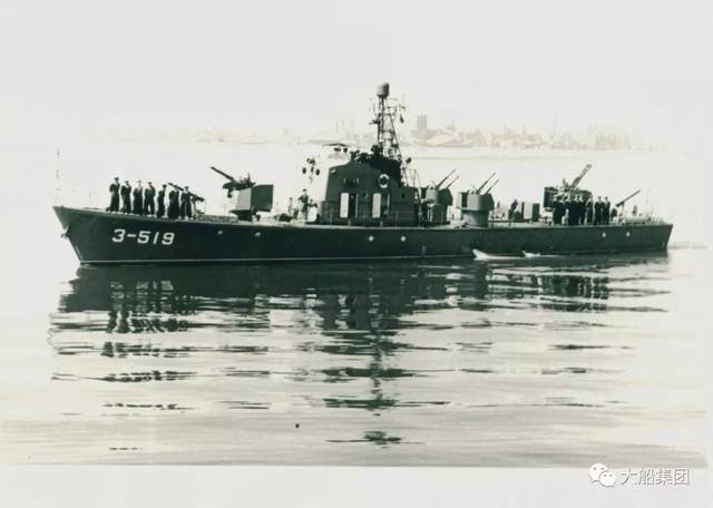 186型装甲炮艇图片