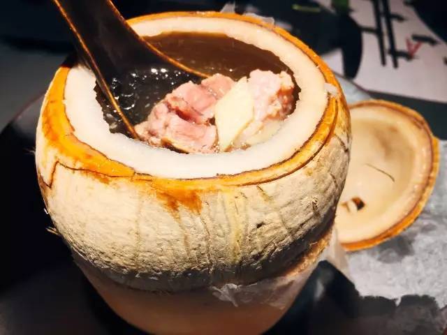 椰子排骨汤