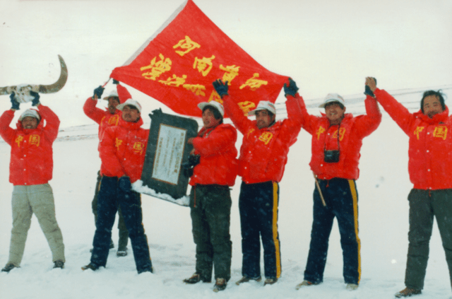 在長江上有楊洪林,張軍,孫志嶺和雷志四人遇難,在黃河上有雷建生,郎保