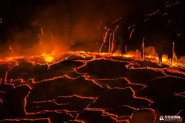 地狱硫磺火湖图片图片