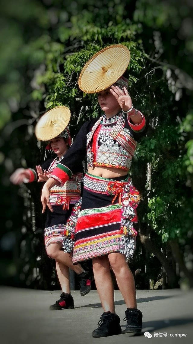 新平花腰傣服饰特点图片