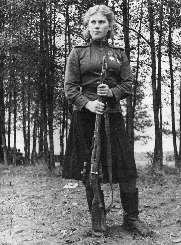 苏联女兵战场图片