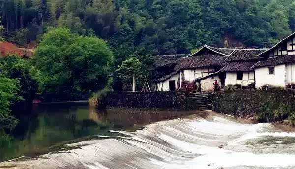 上饶三清山管委会枫林办事处 引浆畲族村畲民新村