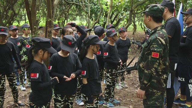 基地(坪山新區) 年齡:6-15週歲中小學生 項目一:7天軍事生活體驗營(六