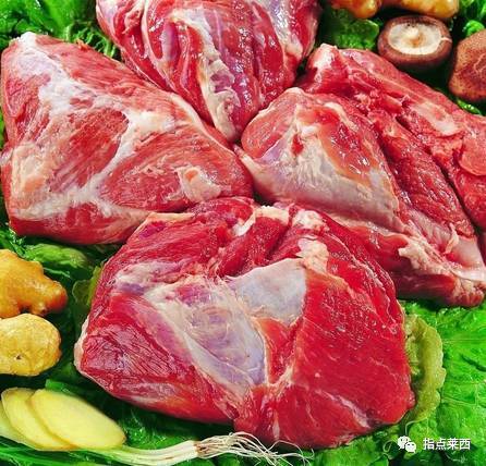 肉餡兒 精選肉料供應商,嚴把肉類質量關,豬肉全部選用豬前夾心肉,羊肉