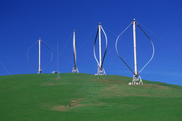 这个   月初,tellenes 风电场有 50 个风力涡轮机,总容量约为 160