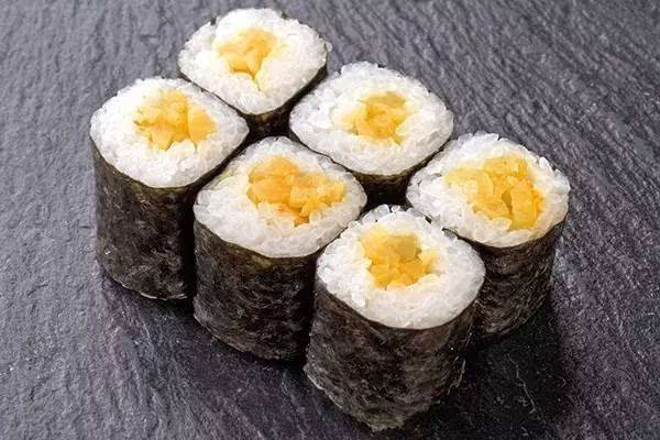 寿司里的大根图片