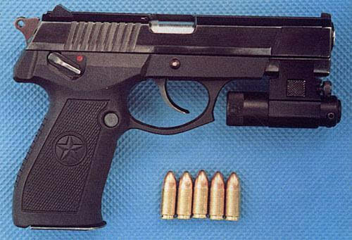 国产92式手枪,穿透13毫米的钢板后仍可击穿50毫米厚的松木板