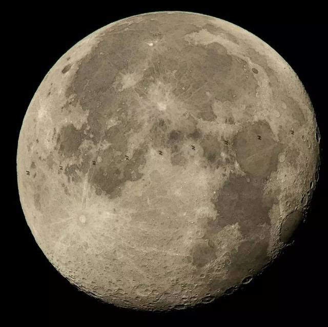 月球长什么样子的图片图片