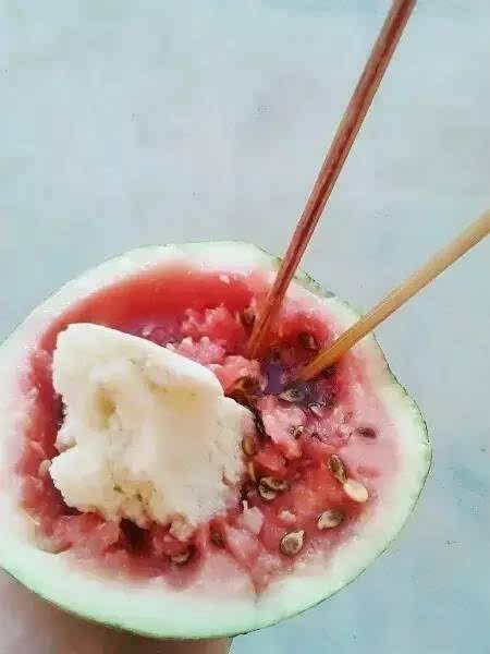 【美食】盛夏旺季,瓜州人的西瓜泡馍,真是一种享受