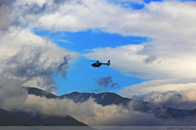 直升机洱海图片