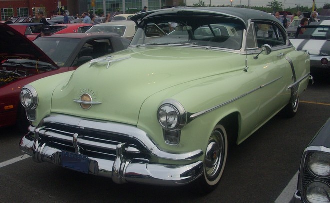 1949奥兹莫比尔(oldsmobile )火箭88